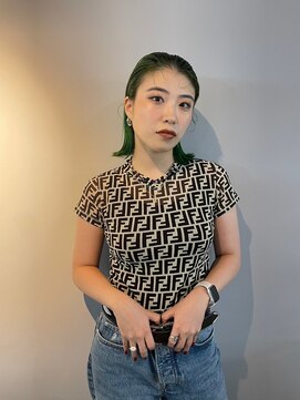 スイ(SUiii) グリーンカラー/モスグリーン 《札幌/大通り》