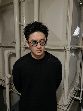 ウェルネス(Wellness) スパイキー、ベリーショート、ピンパーマ