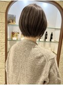 【VIVO】段低めなのに軽い襟足 丸みショートボブ グレージュ