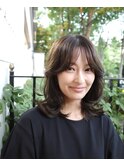 立体感抜群！ミディアムレイヤースタイル