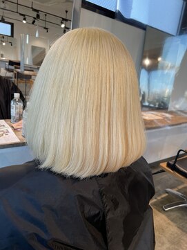 ニュート(Neut ) ホワイトブロンド/ハイトーンカラー/ケアブリーチ抜きっぱなし