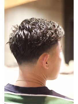 キングスマントーキョー 府中店(KINGSMAN TOKYO) フェード