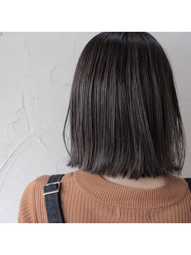 デコヘアーフラッペ(DECO HAIR frappe) 切りっぱなしボブ