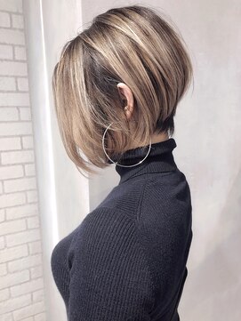 ノク(nok) ハイライトショート_大人ガーリーダークアッシュ似合わせカット