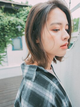 ヘアアンドリラクゼーション シャッセ(Hair&Relaxation SASE) アッシュベージュミディスタイル