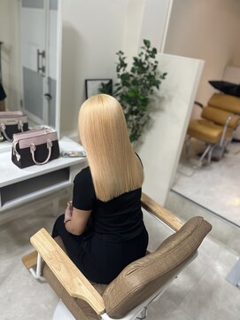 カリーナ(CARINA) ブリーチ修正/ブロンドハイトーン