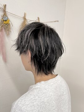 トリニティ 本厚木(trinity) マッシュウルフホワイトコントラストハイライト本厚木学割U24