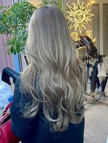 ロナバイソル(lona by SoL)&nbsp;レイヤーカット/ゴールドカラー