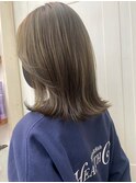 ハイライトフォギーベージュ外ハネミディ