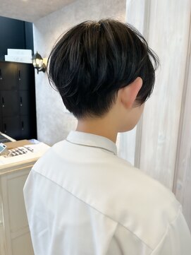 キャアリー(Caary) 福山人気刈り上げベリーショートセンター分け前髪大人かっこいい