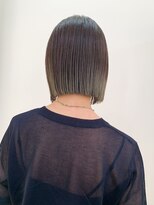 サクラ オモテサンドウ(SAKURA)&nbsp;毛先ブリーチ　切りっぱなしボブ　表参道