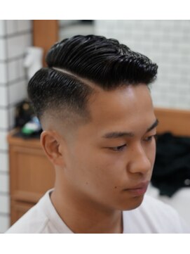 バーバーショップ ノア 2nd(BARBERSHOP NOR) 七三分け サイドパート スキンフェードカット