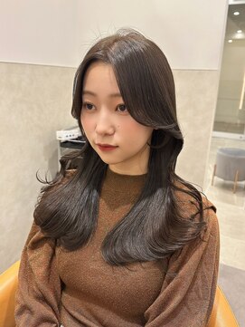 ユエン(uyen) 大人可愛い20代30代40代小顔顔まわり髪質改善レイヤーカット