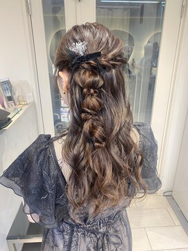 テトラ バイ ネオリーブ 横浜西口店(tetra by neolive) ＊サイドハーフアップアレンジ＊[横浜/横浜駅]