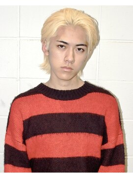 ココ 原宿(KOKO) センターパートウルフショートブリーチミルクティーメンズカット