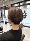 くびれショート/ラベージュ/艶カラー/ふんわりショート