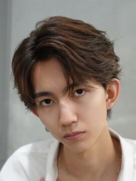 フィフス トウキョウ (fifth TOKYO) 大人の抜け感を演出する、今トレンドのフェザーパーマ