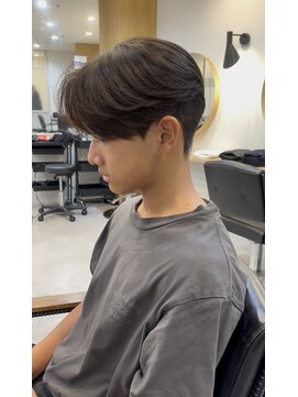 エクシア 京橋店(EXCIA) 毛流れセンターパート