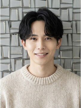 ウィーニード 名古屋(WENEED) 《佐久間》波打ちセンターパート　韓国風ビジネススタイル