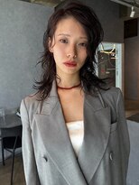 イトシテ&nbsp;セミロング×ウルフパーマ【本多身和子】