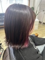 ルーフ ヘア アンド リラクション(RooF Hair and Relaxation) ピンクインナーカラー×ミディアムボブ