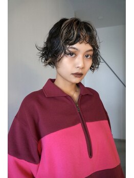 シアター(CIARTOR)の写真/柔らかな束感で外国人風ニュアンスカールに*ゆるふわウェーブでナチュラル感を演出♪個性を活かしたStyleへ