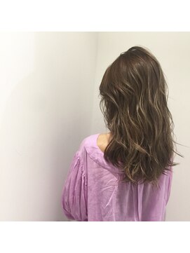 アリーズ シブヤ(ALLYS shibuya) イルミナカラーで透明感◎外国人風ハイライト×マロンベージュ