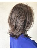 レイヤーボブ×くすみグレージュ