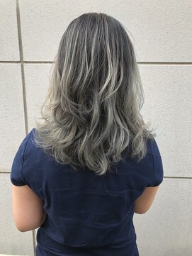 コジック ヘアアンドアイ(Cogic hair & eye) 10代20代30代透明感ホワイトブロンドバレイヤージュロング