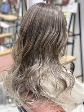 クアトログランシュ ひたちなか店(QUATRO×GranCieux) ナチュラルハイライト、グラデーション