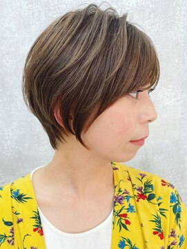 ダブル(DOUBLE) マロンベージュ透け感カラー×大人小顔くびれショートボブ