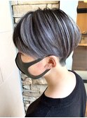 コントラスト感がオシャレなグレージュアンブレラカラー