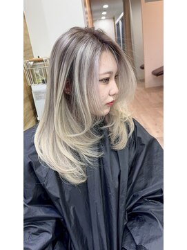 ジゼル(gisele) (小山)黒染め剥がしシャドールーツ