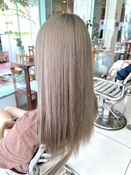 イン東京 弘前店 ミルクティーホワイト