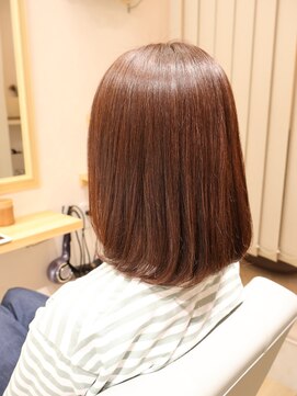 ワンアンドオンリー(One And Only) 大人可愛い透明感ワンカラーチョコレートブラウン艶カラーボブ