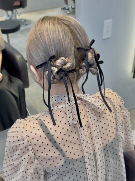 ケリーアン 太田(kelly.un) お呼ばれヘアセット / ヘアアレンジ / タイトヘア /ツインお団子