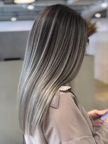 メリー オオサカ(Merly Osaka)&nbsp;心斎橋/バレイヤージュ/レイヤーカット/海外レイヤー