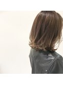 ハイライトたっぷりミディアムスタイル