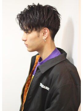 フランクスバーバー アンド ビアークラブ(FRANK'S BARBER and BEER CLUB) くせ毛風パーマかき上げショートレイヤーマッシュトランクスヘア