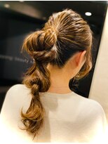六本木美容室 西麻布店&nbsp;ふんわりポニーテール