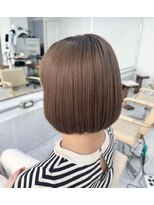 プラグ(Plug) ミニボブブリーチなし内巻きミルクテーブラウン30代40代50代