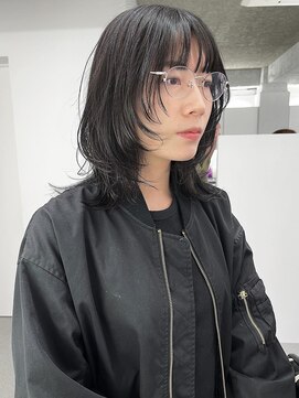 イロウ 天神大名店(IROW) ミディアムウルフカット　顔周り　アッシュブラック【天神大名】