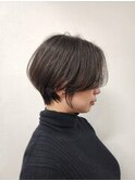 黒髪 ショート 髪質改善 耳掛け