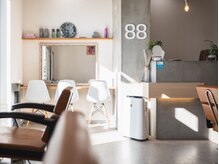 エイティエイト(88)の雰囲気(モルタル.ウッドの都会的かつモダンでスタイリッシュな空間です!)