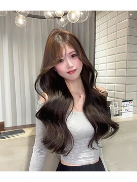 リリー(Lilley) 天神/博多/韓国ヘア/ヨシンモリ/レイヤーカット