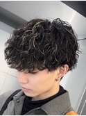 難波ツイストパーマメンズスパイラルパーマフェザーショート色気
