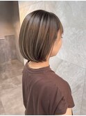 透明感と立体感を叶える大人の艶ハイライトボブ