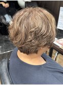 ショート　マッシュボブ　ミセススタイル　ベージュカラー