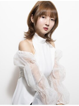 グランマッシュ(Granmash) ナチュラルウルフショート・耳掛け・艶ベージュ