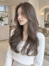 韓国風レイヤー＆顔周りカットで小顔見せ♪トレンドの似合わせヘア